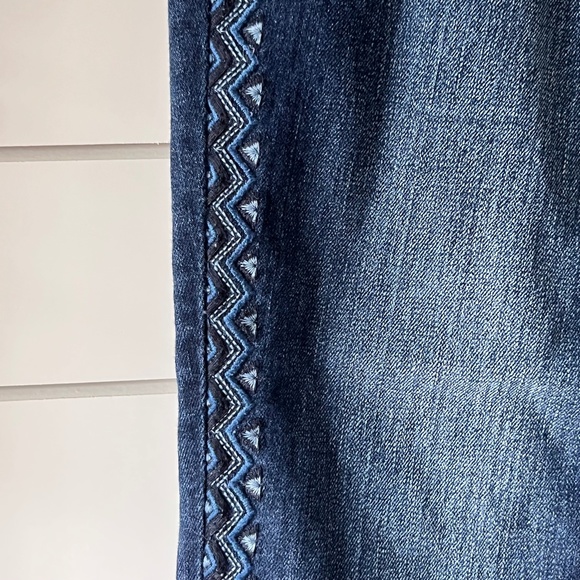 Miss Me Slim Boyfriend ankle with Aztec design embroidered Jeans - Picture 10 of 12